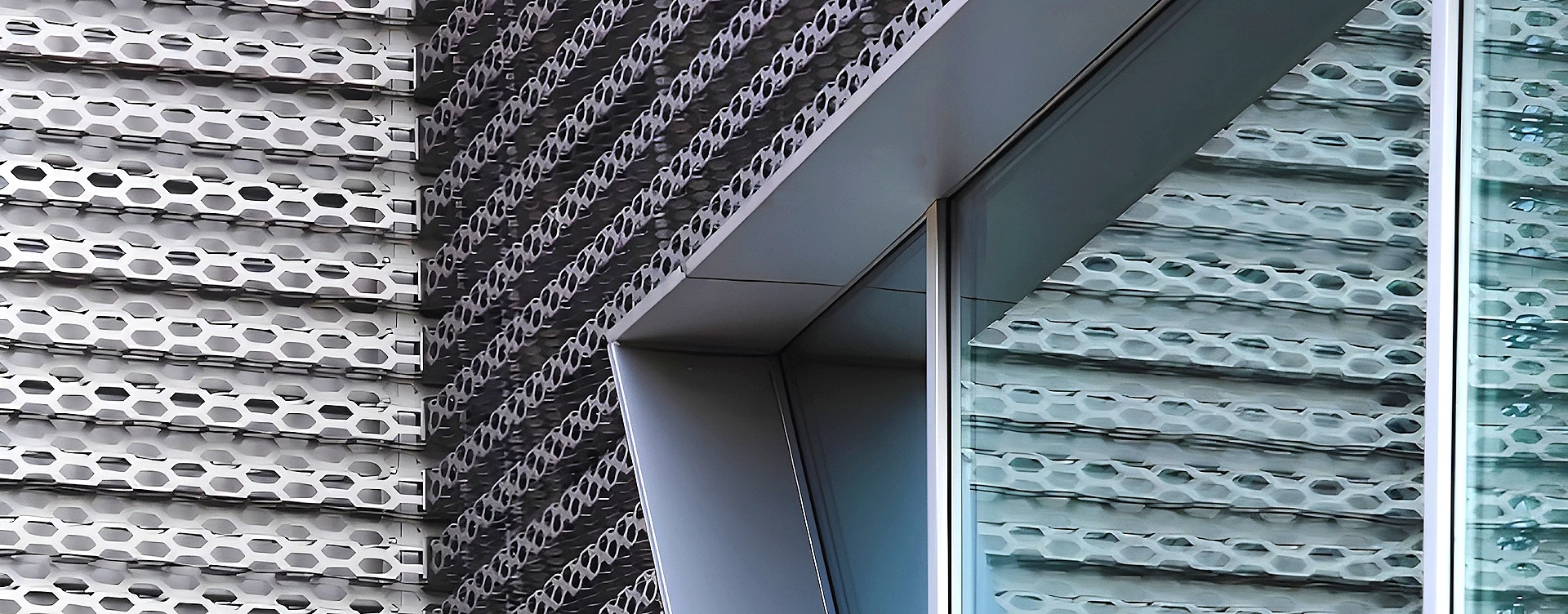 facciate-ventilate-nido-ape-alluminio-anodizzato-argento-nece-5
